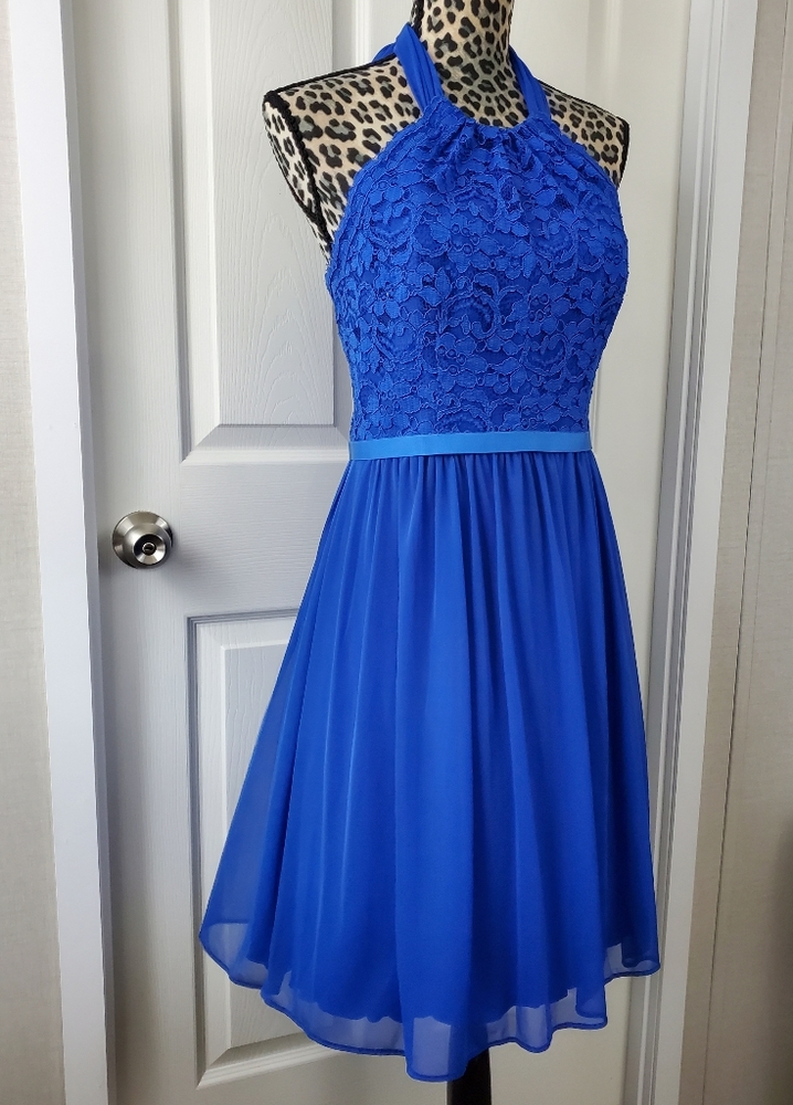 David's Bridal Lace Halter Dress - Picture 3 of 14